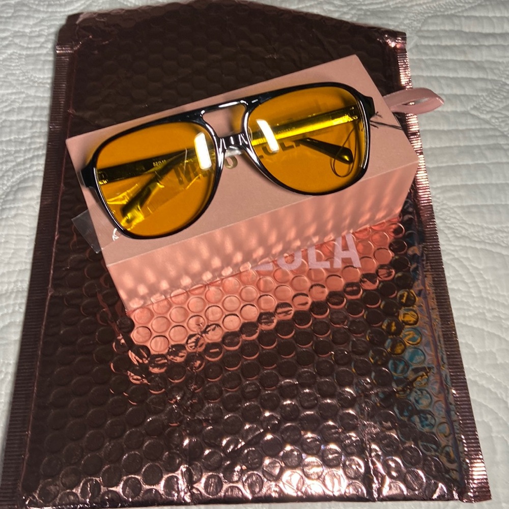 Retro yellow tint fashion glasses